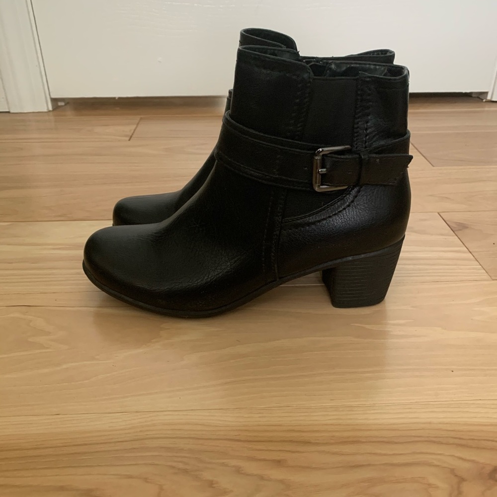 COPY - Black ankle booties- Croft & Barrow